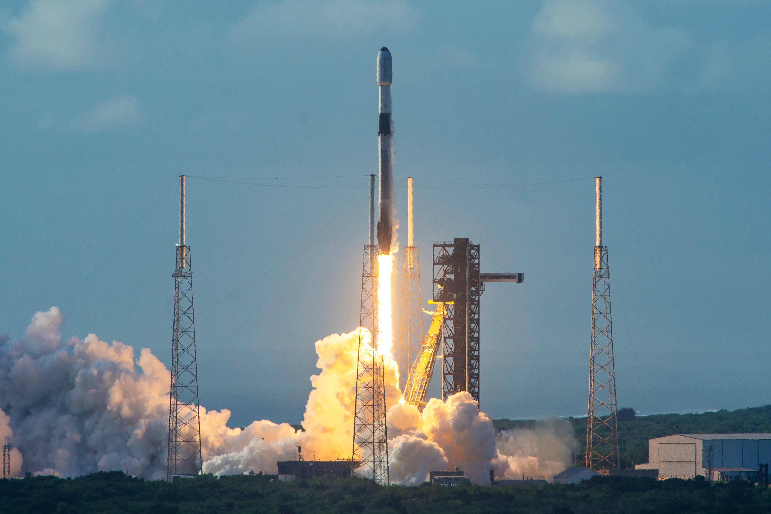 每天有美图的SpaceX，刚刚又部署了28颗星链卫星～​​​