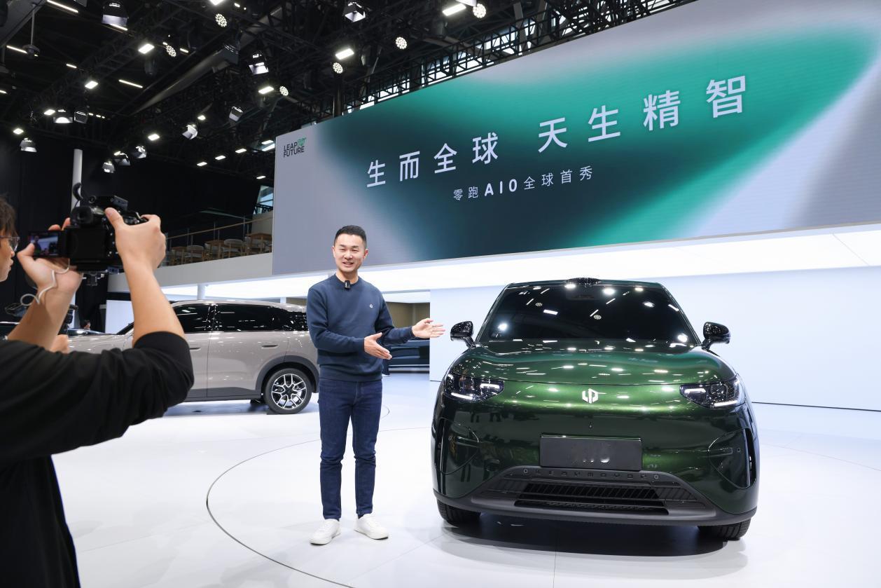 2025年广州车展最热闹的展台有哪些？ 零跑汽车展台无疑是其中一位，不论是对