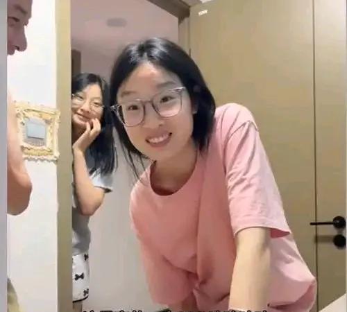 这波操作绝了，我猜到了高考状元接到高校电话，也猜到657分焦头烂额，万万没猜到