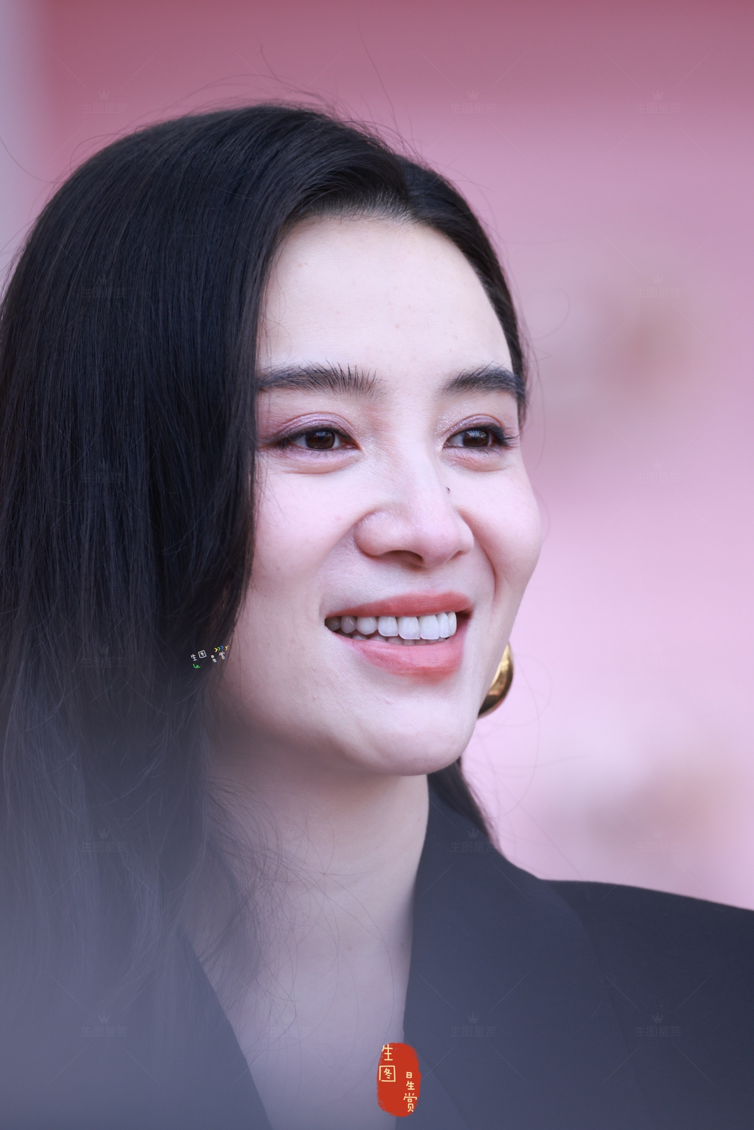 宋佳杭州YSL线下活动生图全黑系女神干练利落飒爽