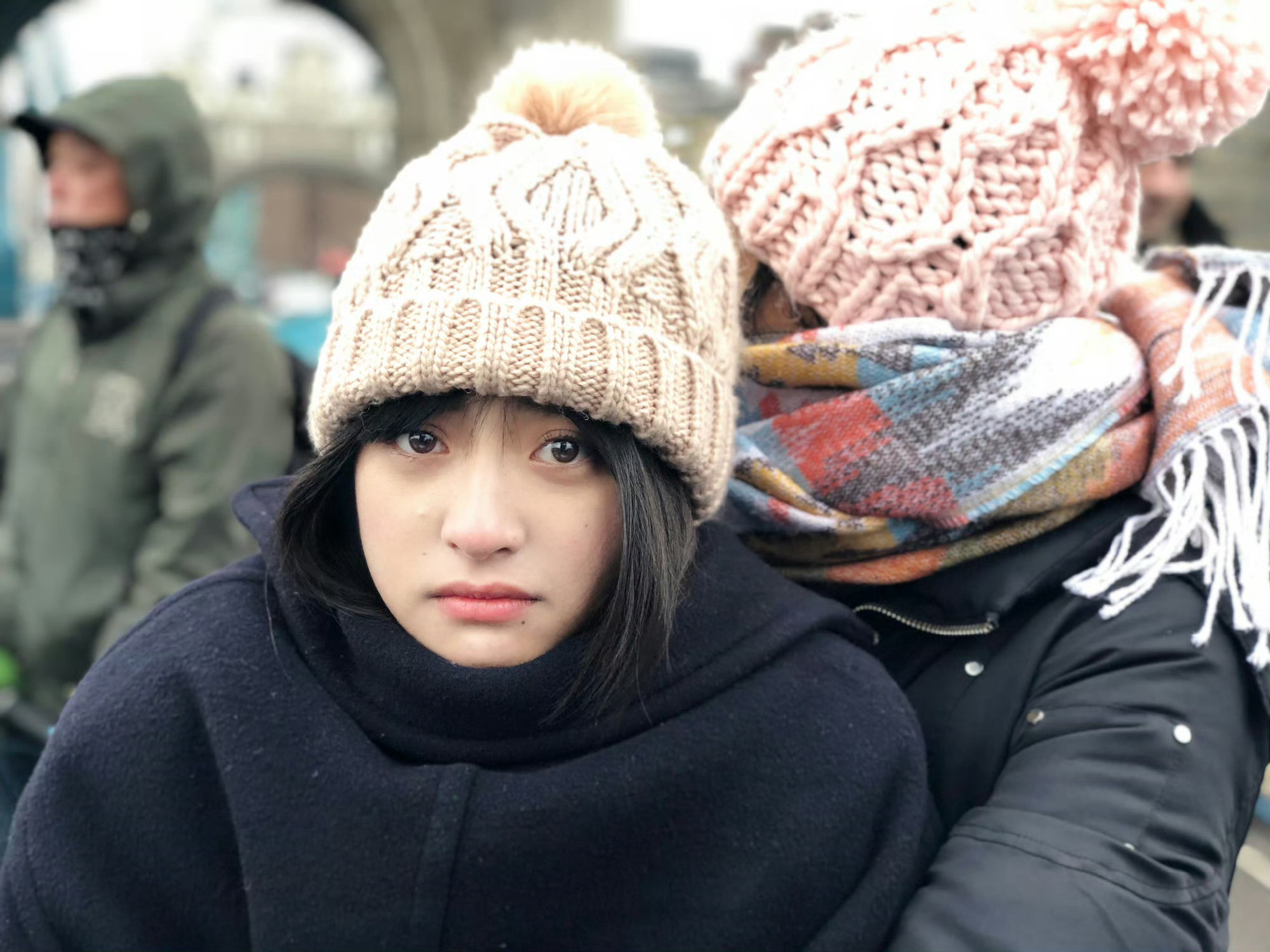 沈月晒8年前照片沈月分享了8年前也就是2018年的照片，那时候月月刚出道不久，眼