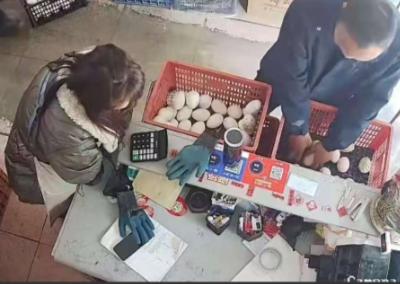 “看完想哭！”江苏无锡，一31岁自闭症小伙，花5个多小时，冒雨骑行52公里，来到