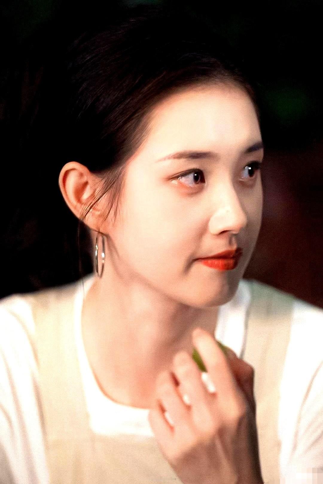 科班出身的演员，为了机会去演短剧算掉价吗？看看王道铁和郭宇欣的事儿就明白了。王道