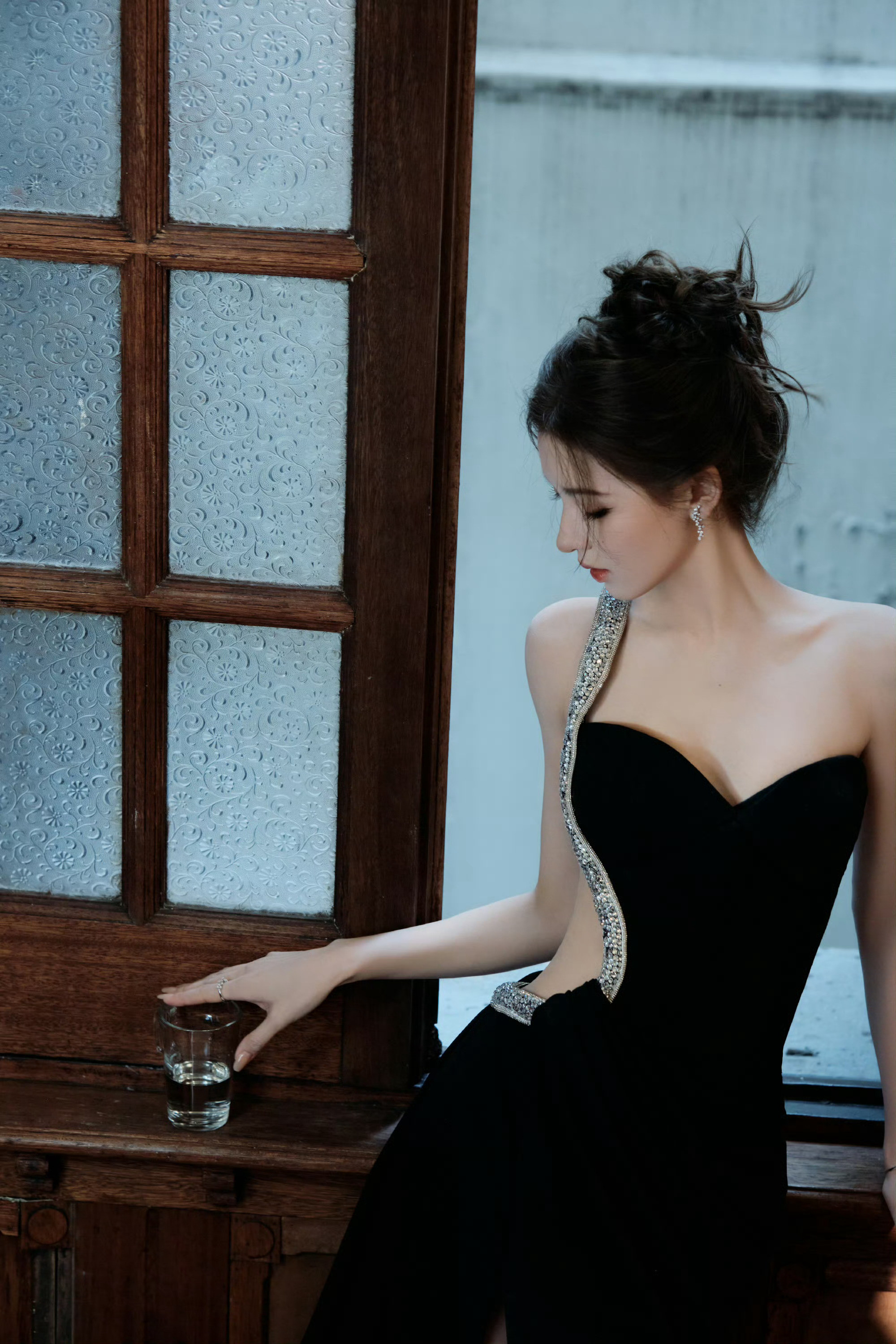 张予曦今天完全女神降临！！！美死我了，明艳动人的姐