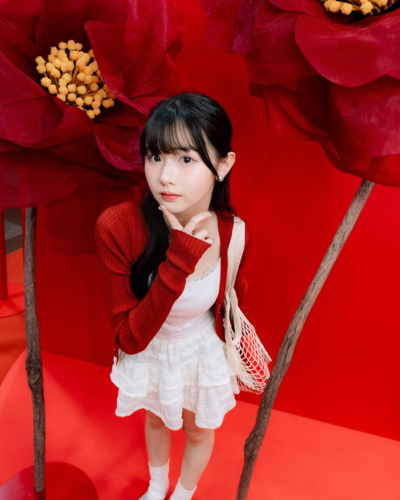 美女高颜值红色系清纯甜美摄影