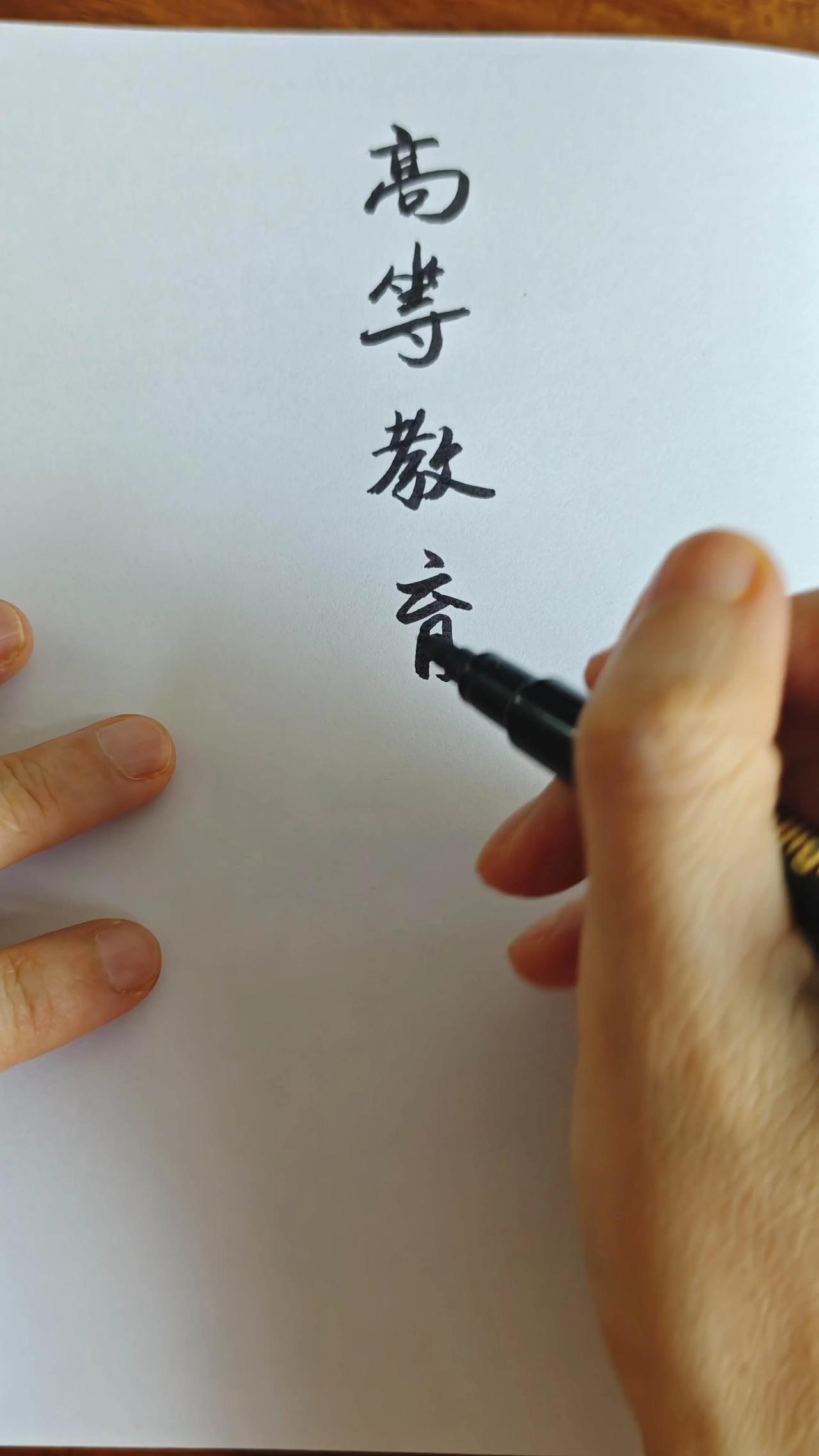一位旅游爱好者说：“旅游的最好方式就是找一个舒服的酒店，睡到自然醒，然后不需要