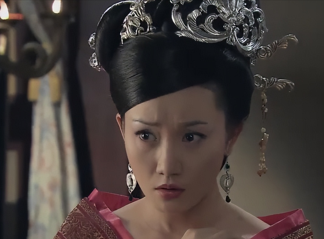 陈平为泄多年来的怨气，下令将吕氏族人无论老少通通诛杀，吕后的妹妹吕媭被则被陈平用
