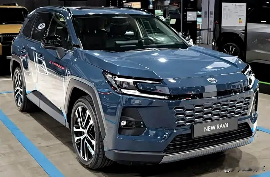 第六代丰田RAV4，外观时尚豪华，搭载插电混动，节能省油！
