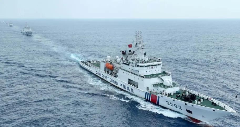 美国现在六个难以应对中国：一是难以颠覆中国。中国人民在中国共产党的领导，团结一致