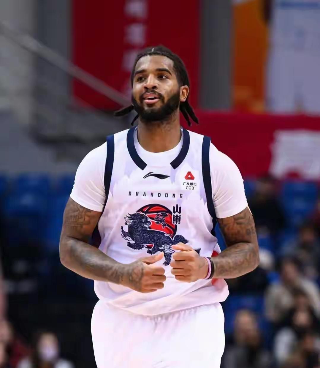 山东男篮现在的成绩好得益于外援还有就是比赛卷的方式跟辽宁不一样。山东近十五年单拿