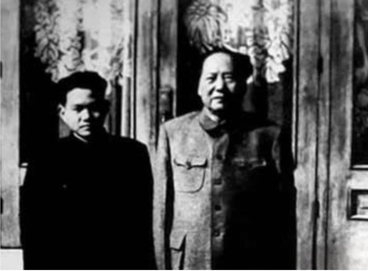 1953年，李银桥当上了副卫士长。毛泽东半开玩笑说：银桥，当官了，不值班了，可是