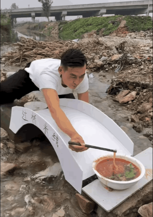 什么才是真正的过桥米线。这也许就是最好的答案吧！[捂脸哭][捂脸哭][捂脸哭]