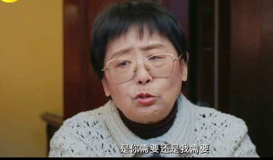 有句话，一直想说，黄圣依搬回娘家，其实不是为了陪伴父母，也不是为了她自己，而