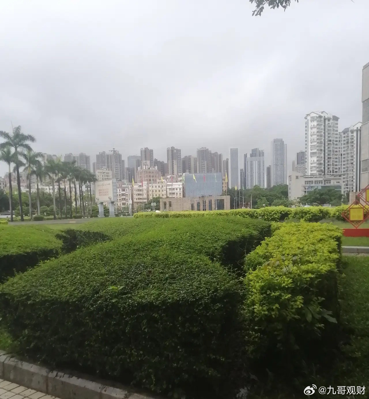 人情世故：牢记不吃亏————1、话少，必然祸少。2、没事，少发朋友圈。3、没回应