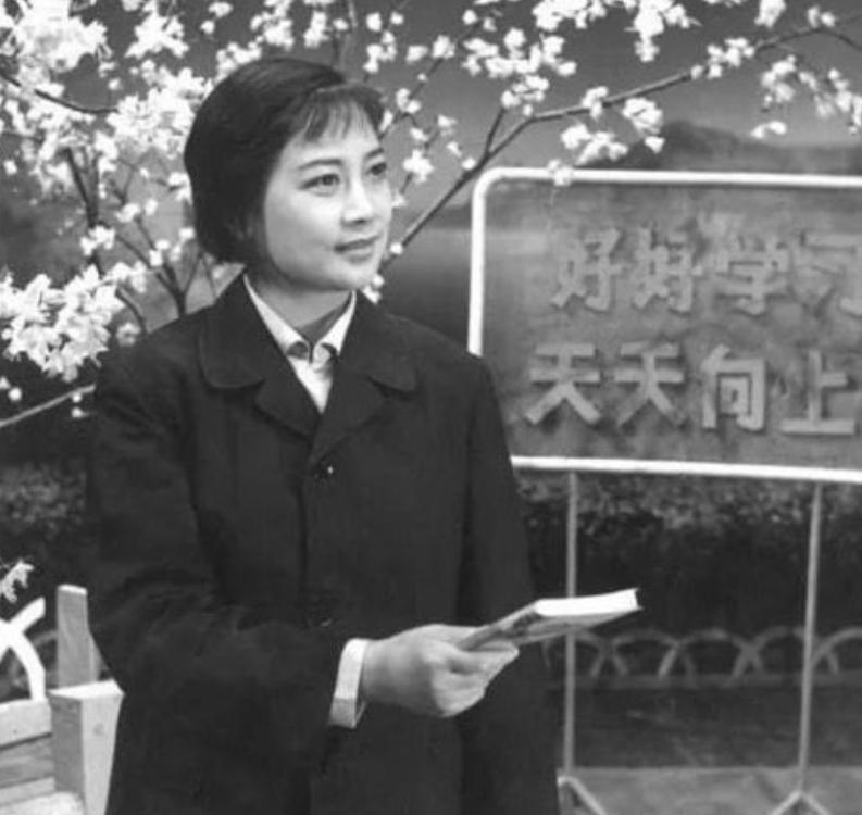1959年，毛主席接见青年湘剧演员左大玢的时候（86版观音），闹出了一个“笑话”