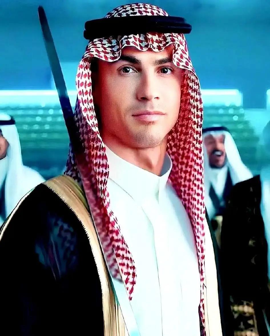 别再盯着C罗的射门数据了。他签下的根本不是球员合同，而是一份国家战略的股权协议。