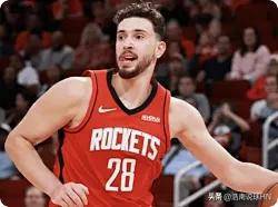 随着亚当斯脚踝三级扭伤，火箭队这2名内线将进一步重用！1、阿尔佩伦申京，他将