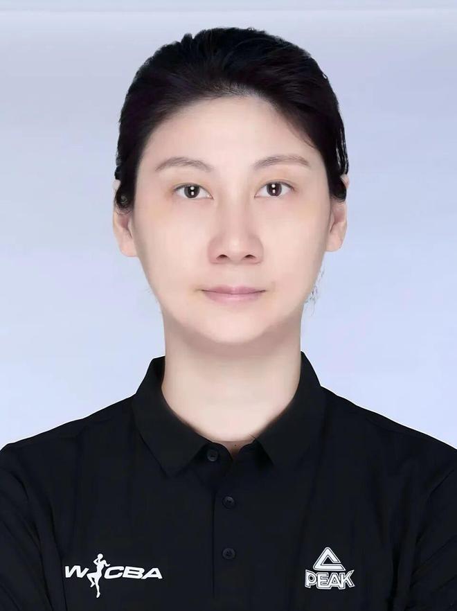 福建女篮官方：前中国女篮国手卞兰新赛季担任球队主帅福建众腾职业篮球俱乐部特此荣幸