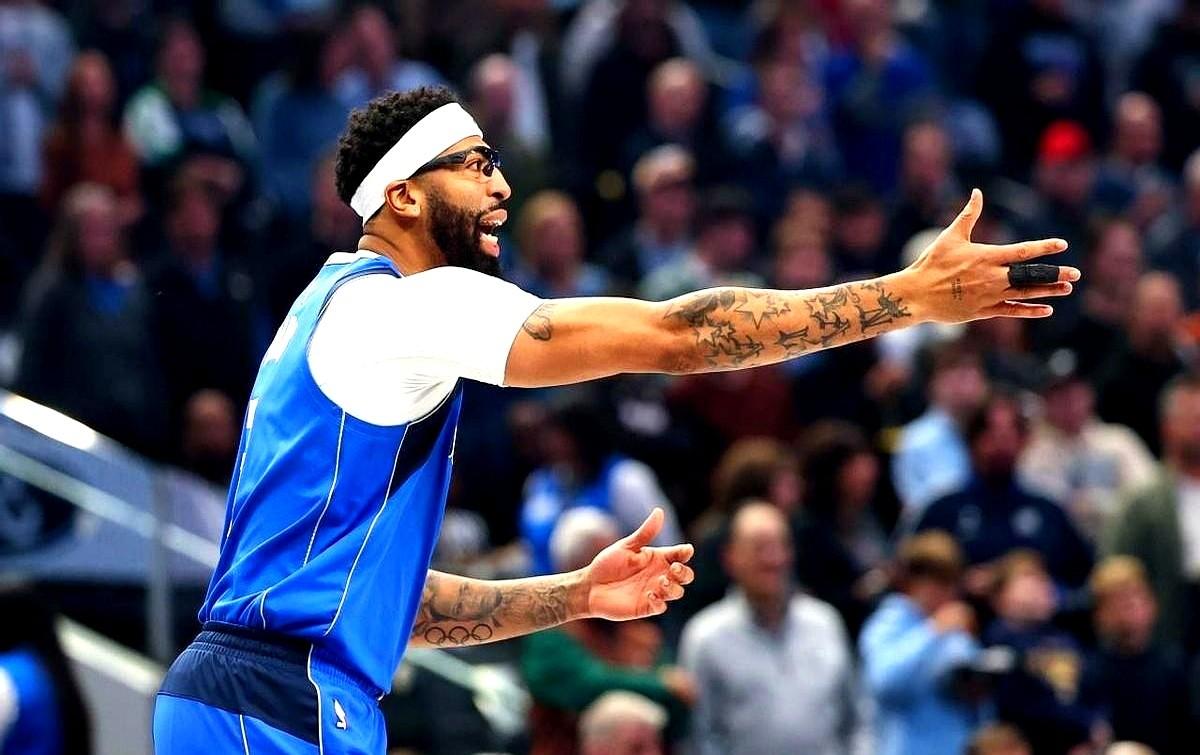 里夫斯差点就换了浓眉？这交易可太秀了。独行侠管理层之前真的找湖人谈过，想用安