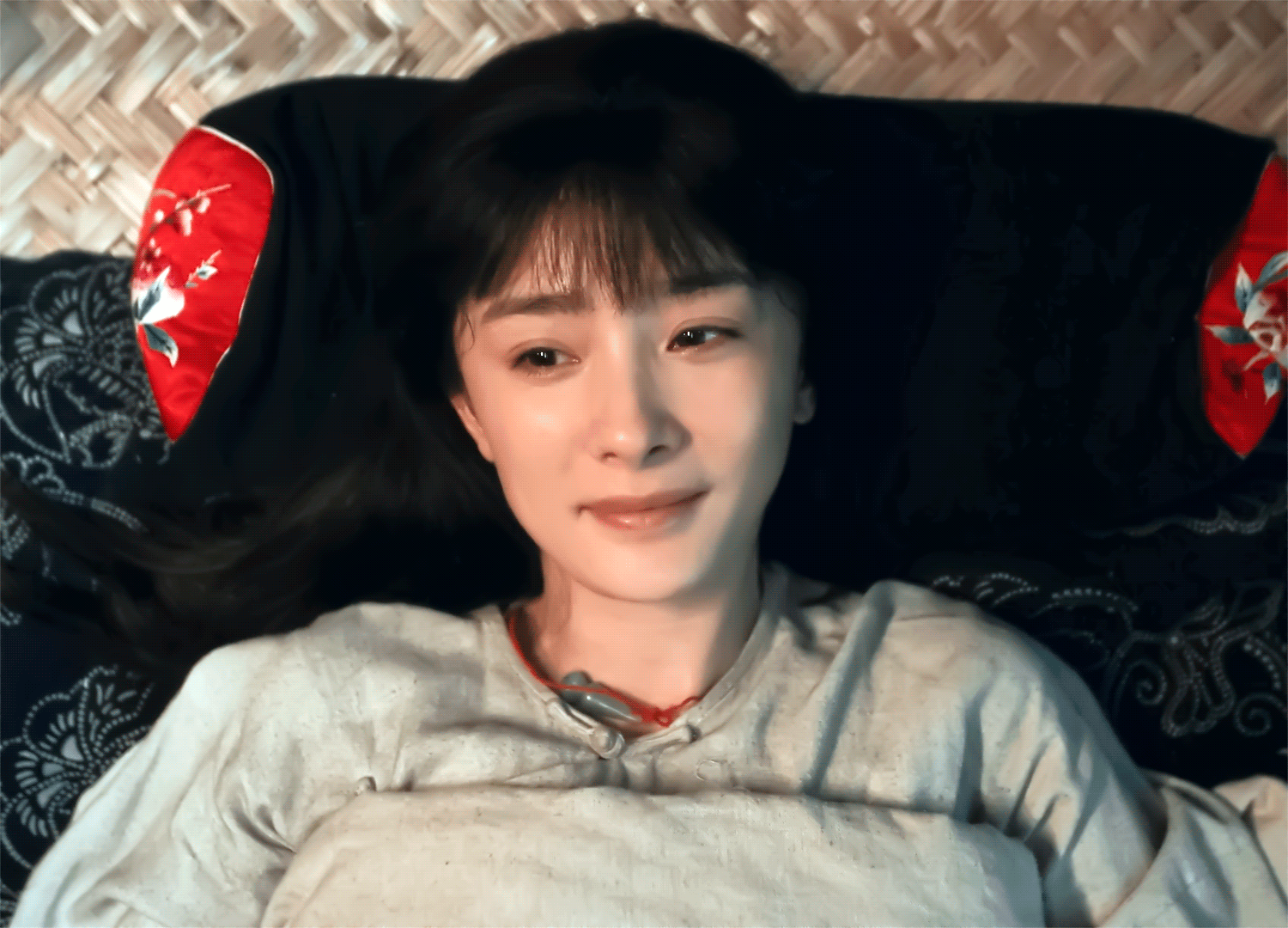 杨幂现身生万物研讨会这就是爆剧配置的庆功宴+研讨会，俺们《生万物》应有尽有，妥妥