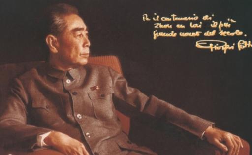 1973年，一个意大利记者违反约定，暗中偷拍下了一张本不该拍的照片，结果后来这张