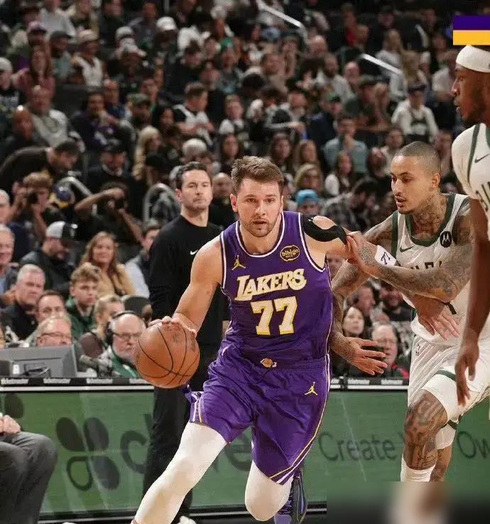 全明星投票结果，暴露了一个残酷真相。你看票数：东契奇145万，文班亚马50万创队