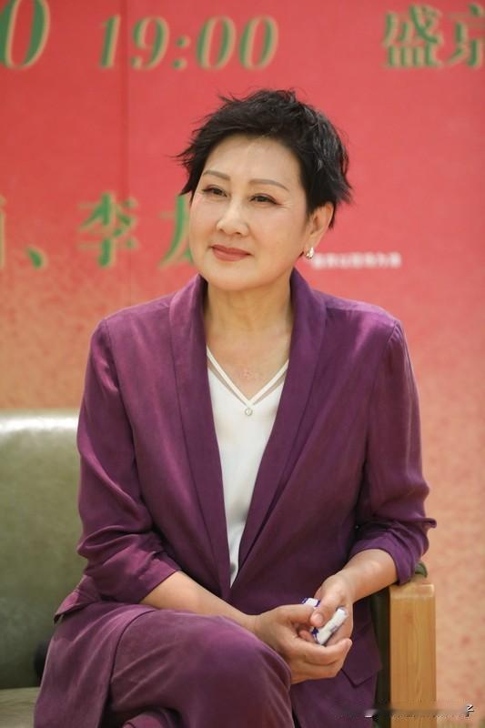 张凯丽回应自己穿黑丝叫网友买足力健张凯丽回应“自己穿黑丝叫网友买足力健”这事儿