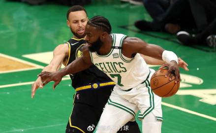 Anthony Slater：选秀大会开始前，凯尔特人曾致电勇士，商讨...
