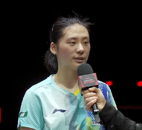 陈熠赢了没有沾沾自喜，而是给足对手面子。陈熠采访时很低调，不提横扫桥本帆乃香，