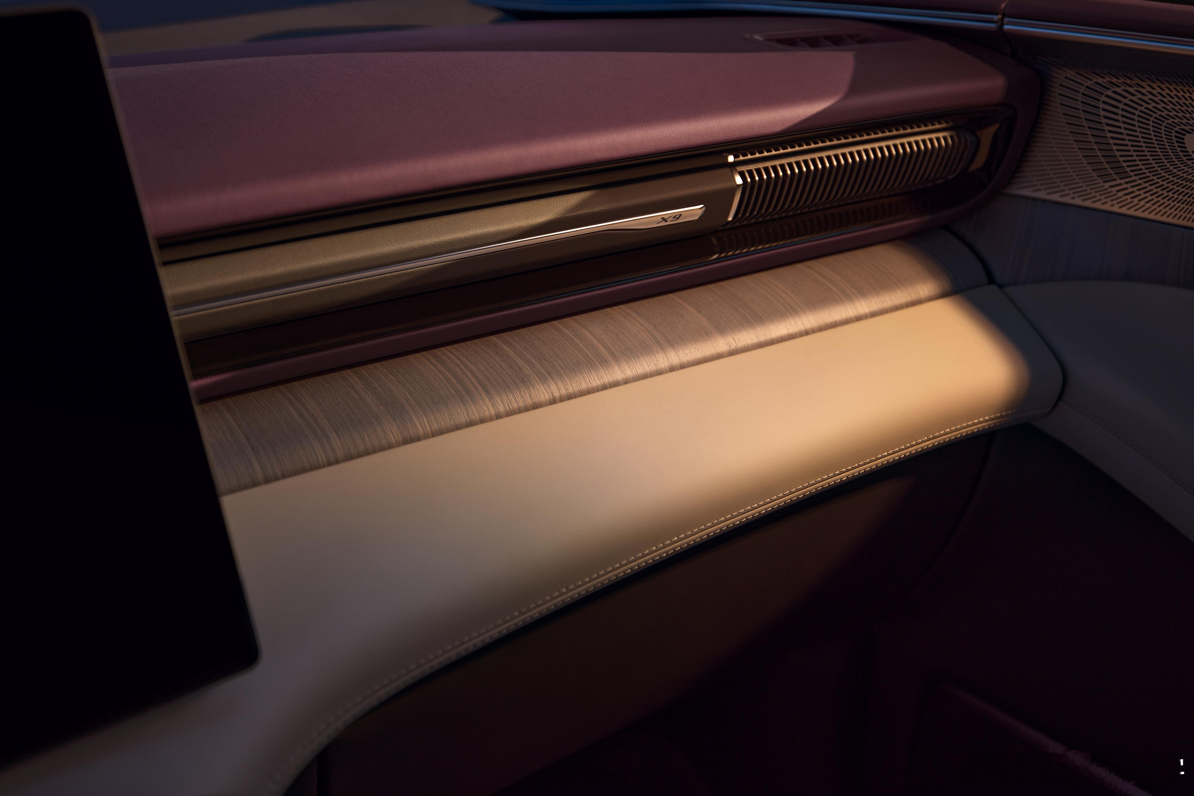 鹏鹏X9增程版的内饰公布了，豪华感又有明显提升全车真木长度4.2米，同级最长？有