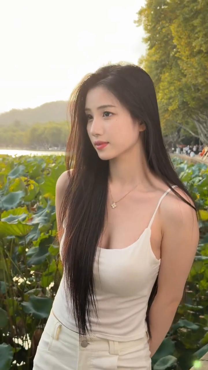 看我这撩头发，这有饭吃了。