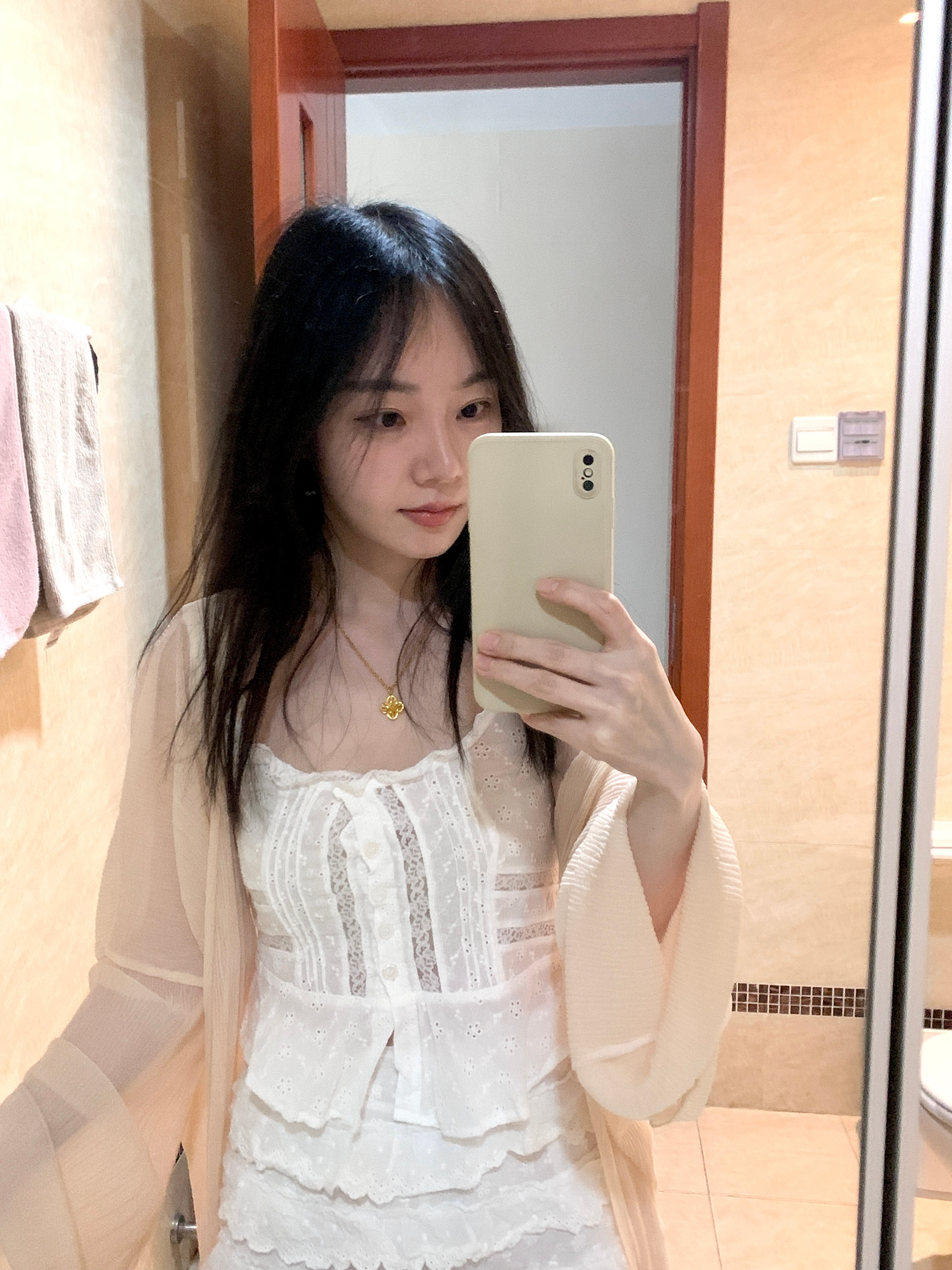 小区的小河终于有水了iPad拍照也不戳