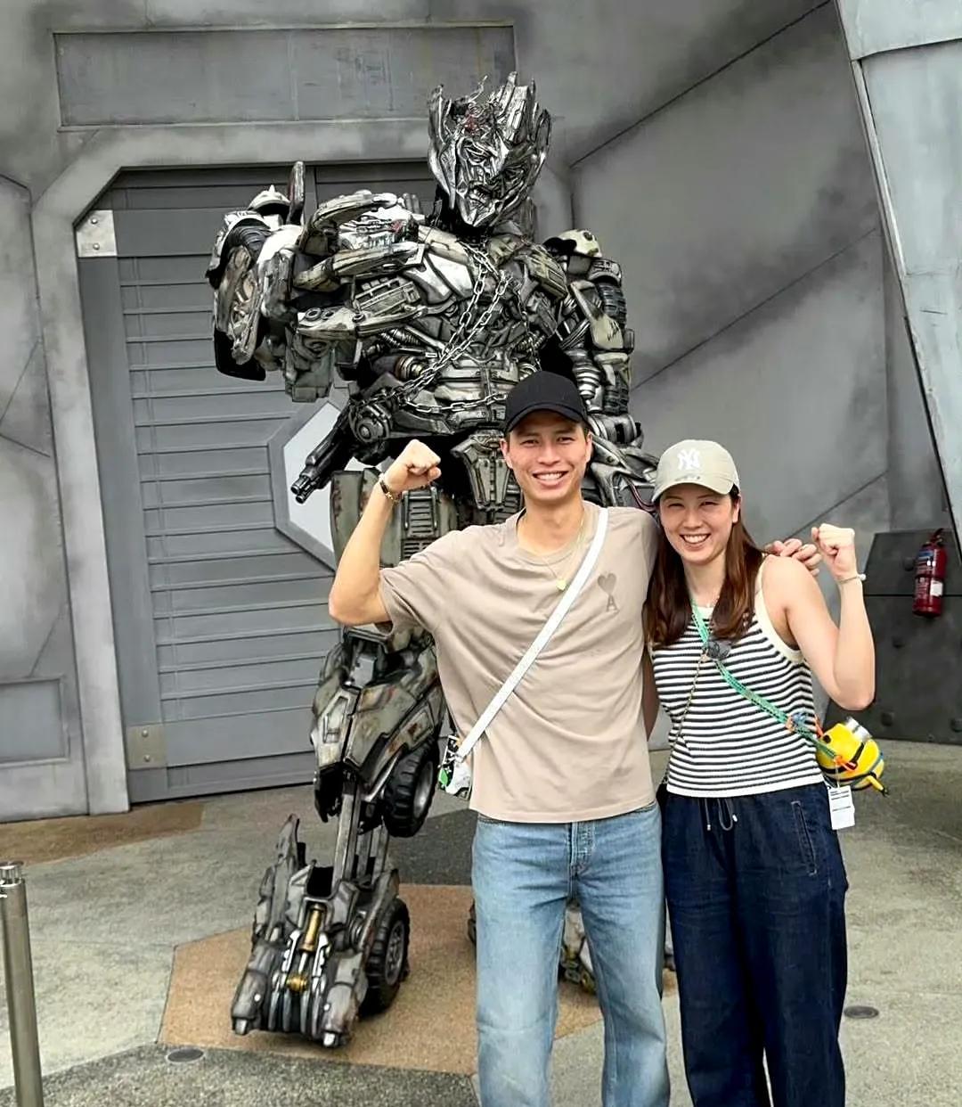 王耀新和大堀彩结婚了！这对跨国恋人的结合，在羽球界掀起一阵甜蜜风暴。3月27日，
