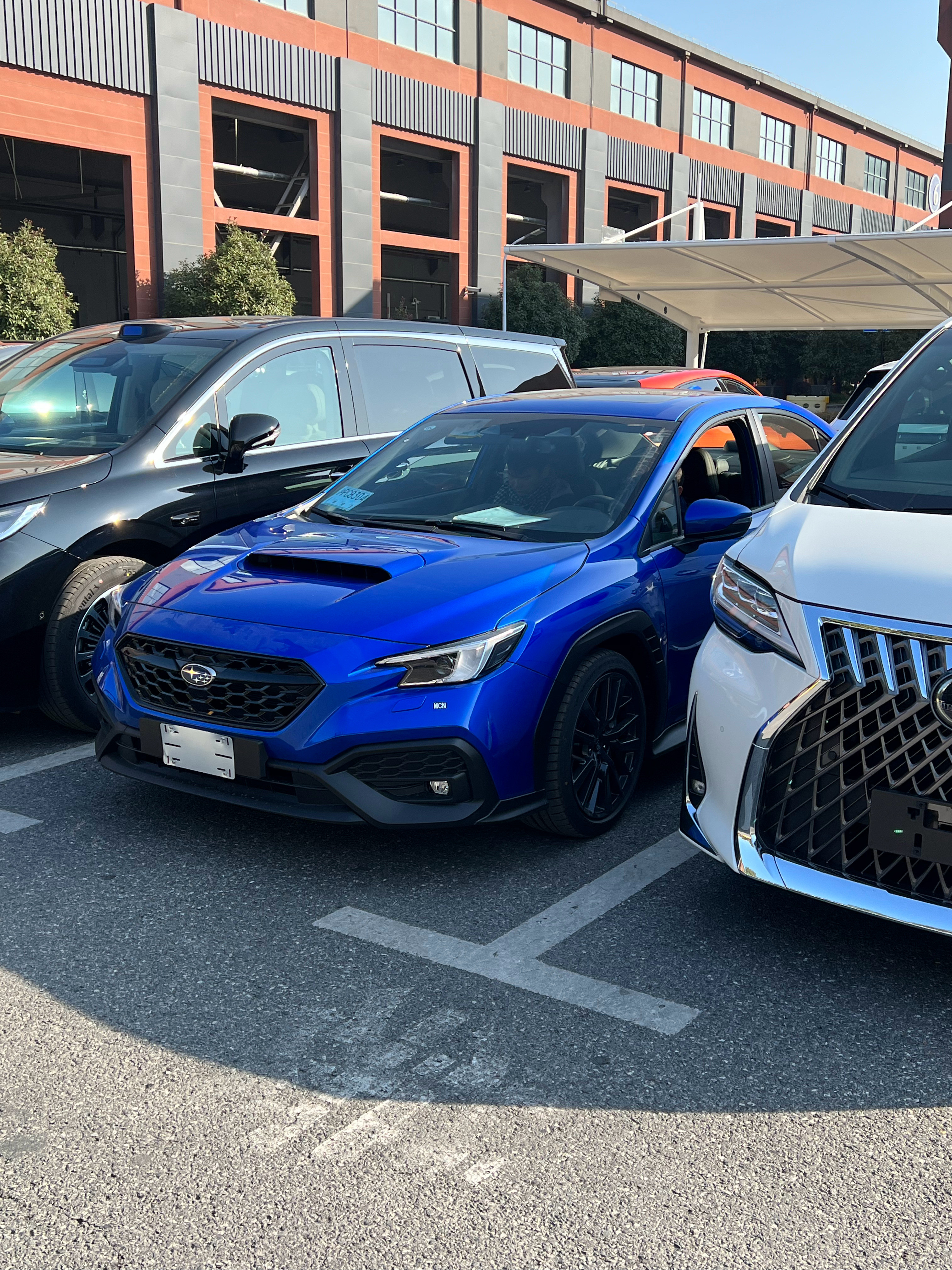 偶遇斯巴鲁官方“平行进口”的WRX挺好的上海