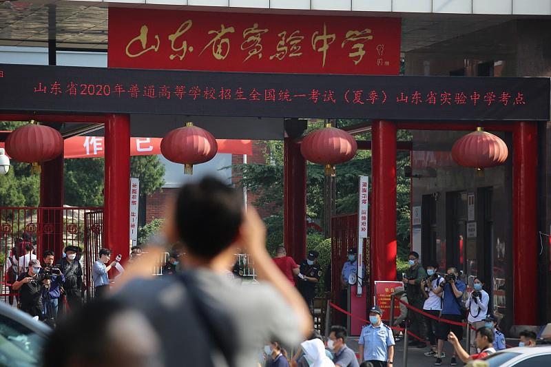 看到成都七中一所学校清北录取94人，我震惊了。一看四川全省2026年清华北大录取