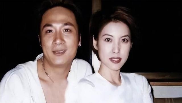 刚和一位移居温哥华多年的老友通电话，他叹了口气：“别看那些移民博主整天晒蓝天白云