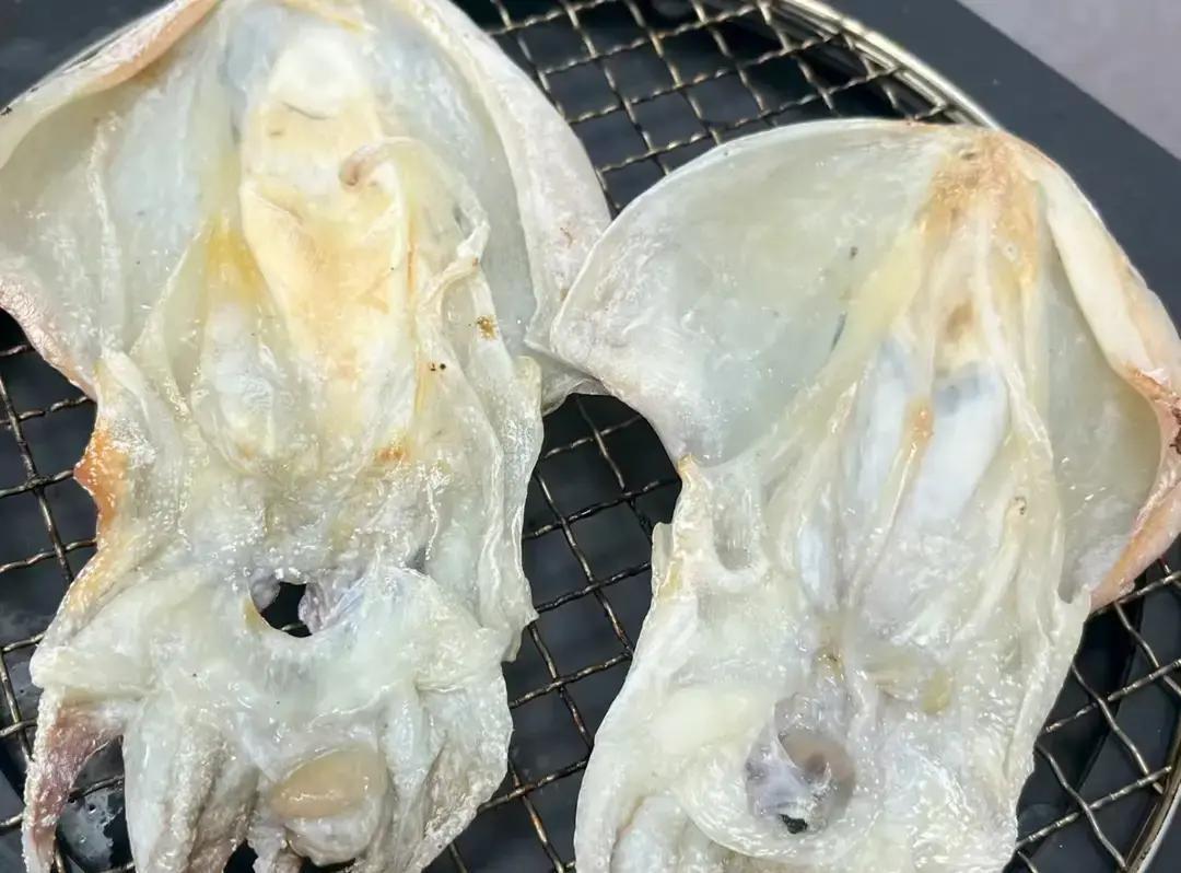 1992年边防扣下一船韩国汽车，传闻说上头一个电话就全放了，只留一辆当“纪念品”