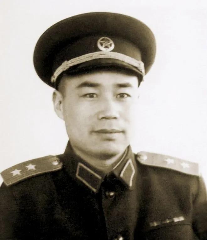 1943年，王近山歼灭了13卡车的日军，打扫战场时，他却犯起了嘀咕：“不对劲啊，