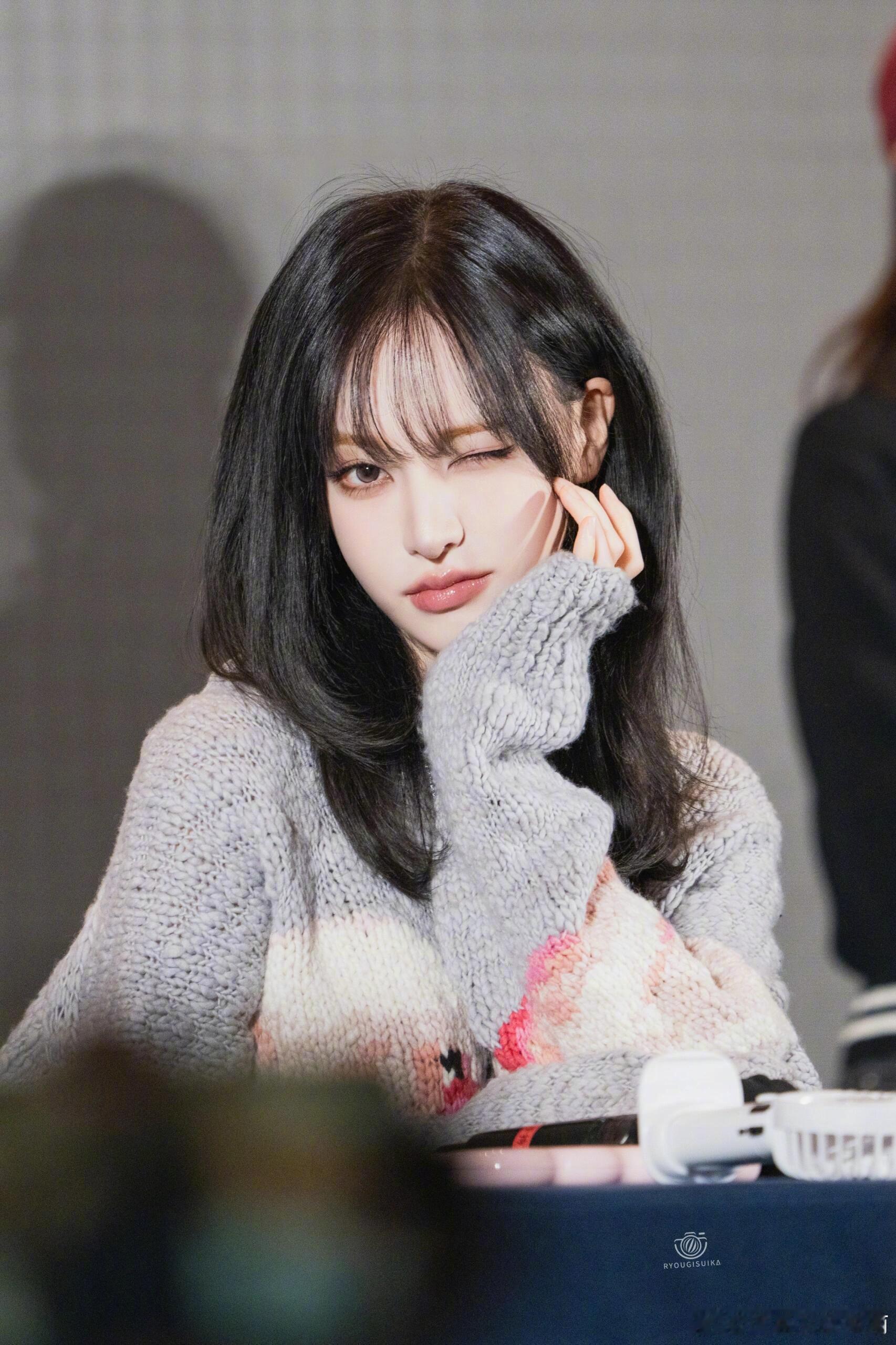 被布偶猫盯着什么感觉？和Liz对视的感觉