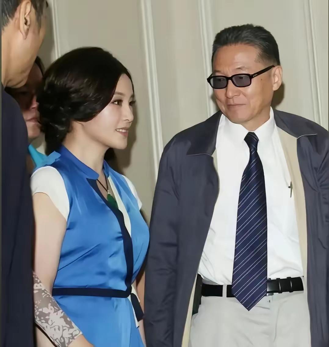 当年，56岁的刘晓庆穿着超短裙，飞了1800公里，就为了跟77岁的李敖见一面。见