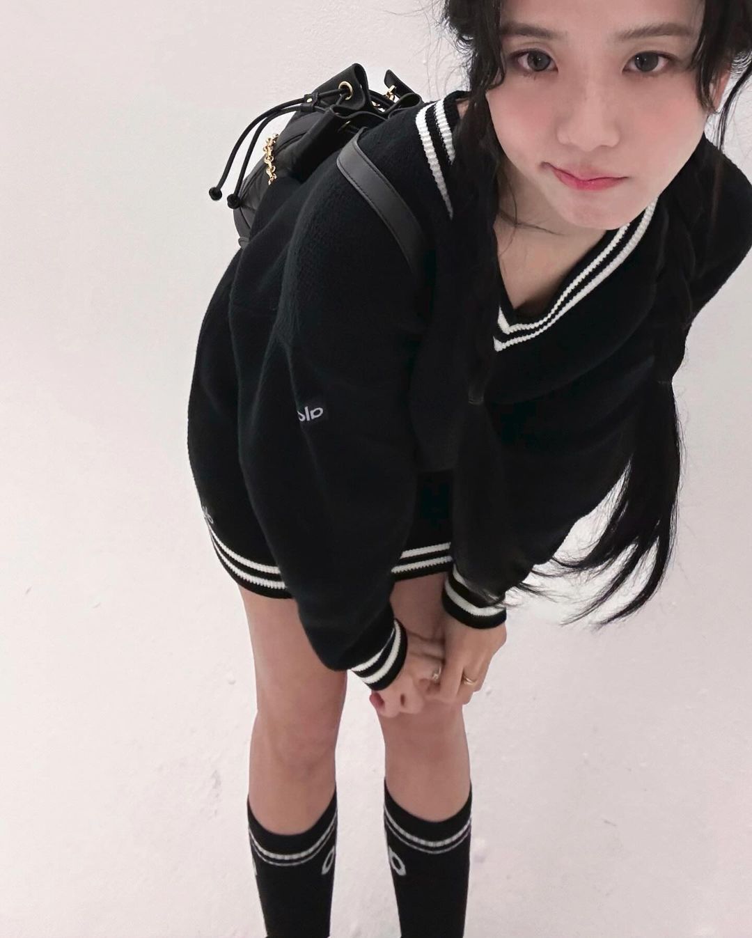 金智秀浅笑嫣然，治愈人心金智秀｜氛围感｜壁纸｜背景图｜