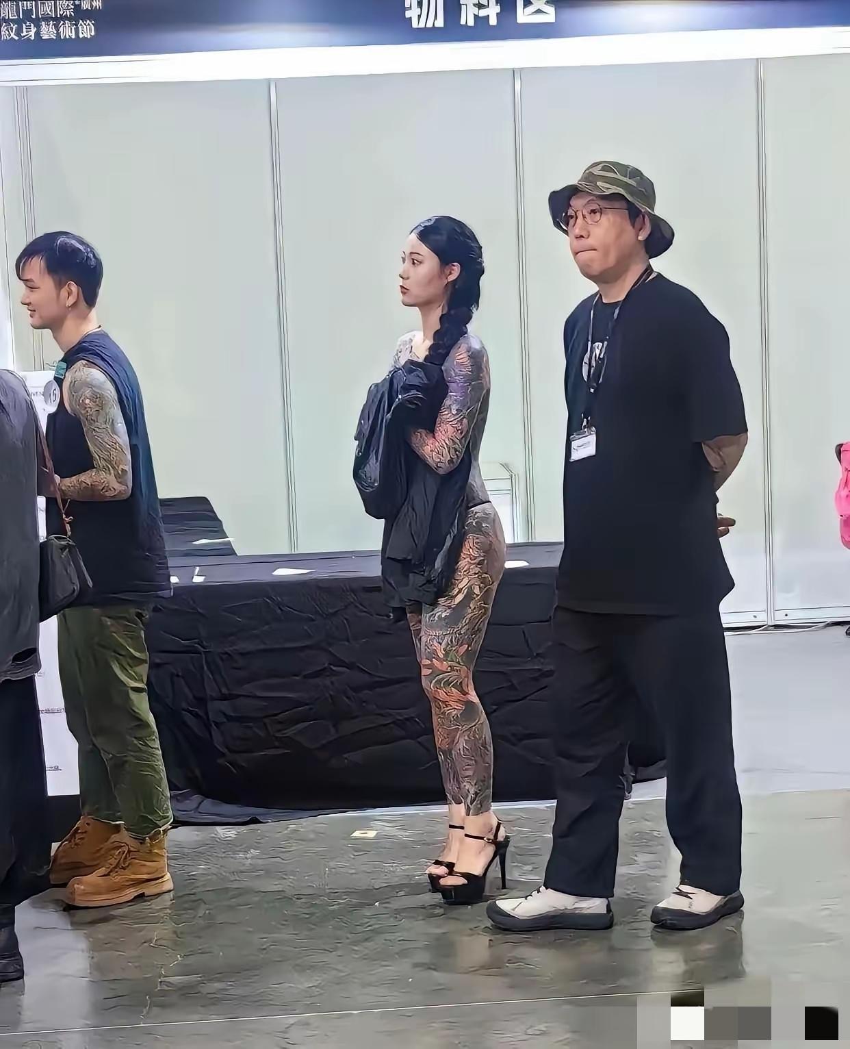 这是哪位啊热成这样了吗