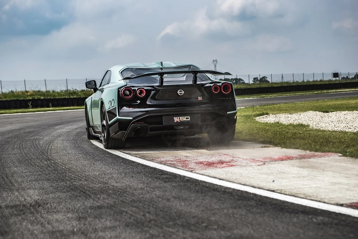日产GT-R50是日产与意大利设计公司Italdesign为纪念双方合作50周年