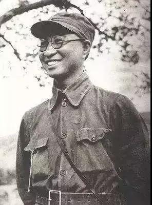 1928年，张云逸被捕，周总理让陈赓去救他，可张云逸不认识陈赓，还把他当成特务，