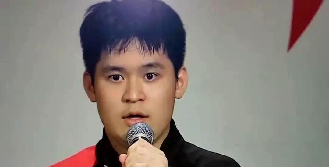 谁说女选手只能模仿女选手？王曼昱教练任浩直接拆解樊振东的反手拧拉，塞进她的技术