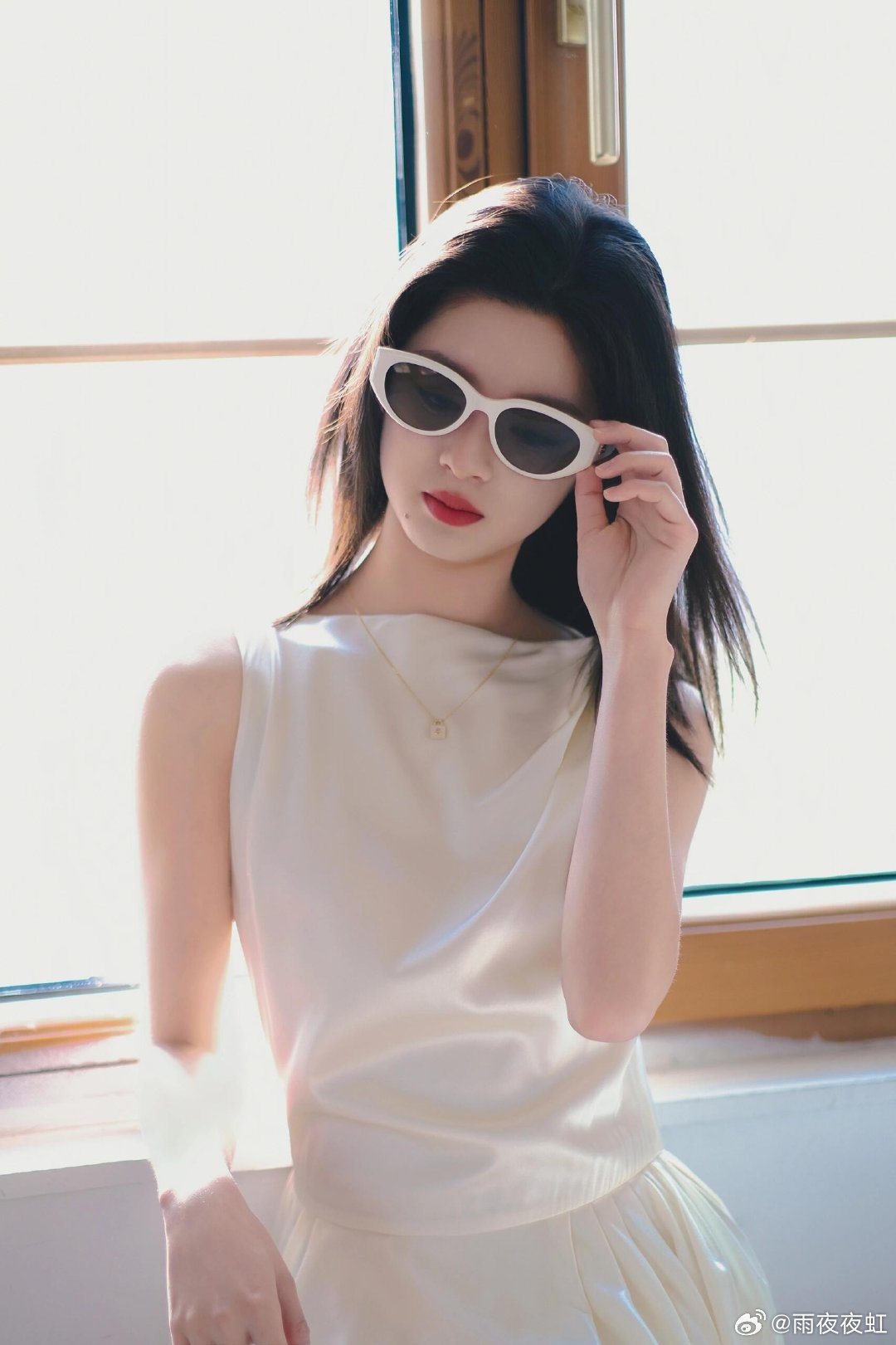 黄杨钿甜中戏迎新晚会表演黄杨钿甜完全就是女王成长的本人吧，尤其是看中戏迎新晚会