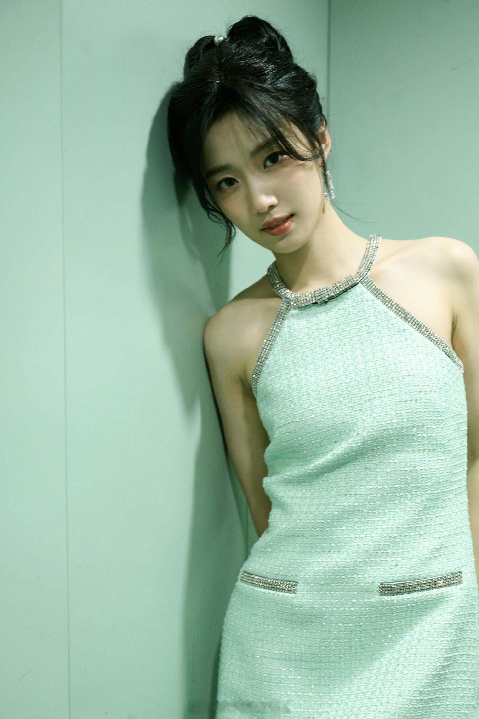 卢昱晓可可爱爱甜酷美丽