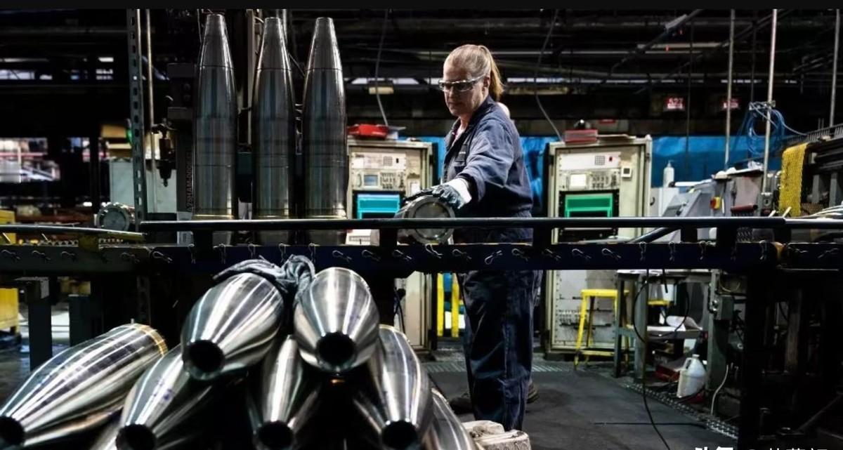 就在这几天，马尼拉那边的动静大得有些反常，甚至让人闻到了一股浓烈的焦糊味。美军正