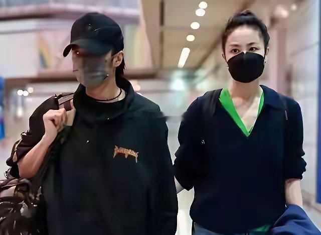 谢霆锋王菲定情手镯被王菲男闺蜜戴上谢霆锋随后自己摘掉了，这算越界了吧？​​​
