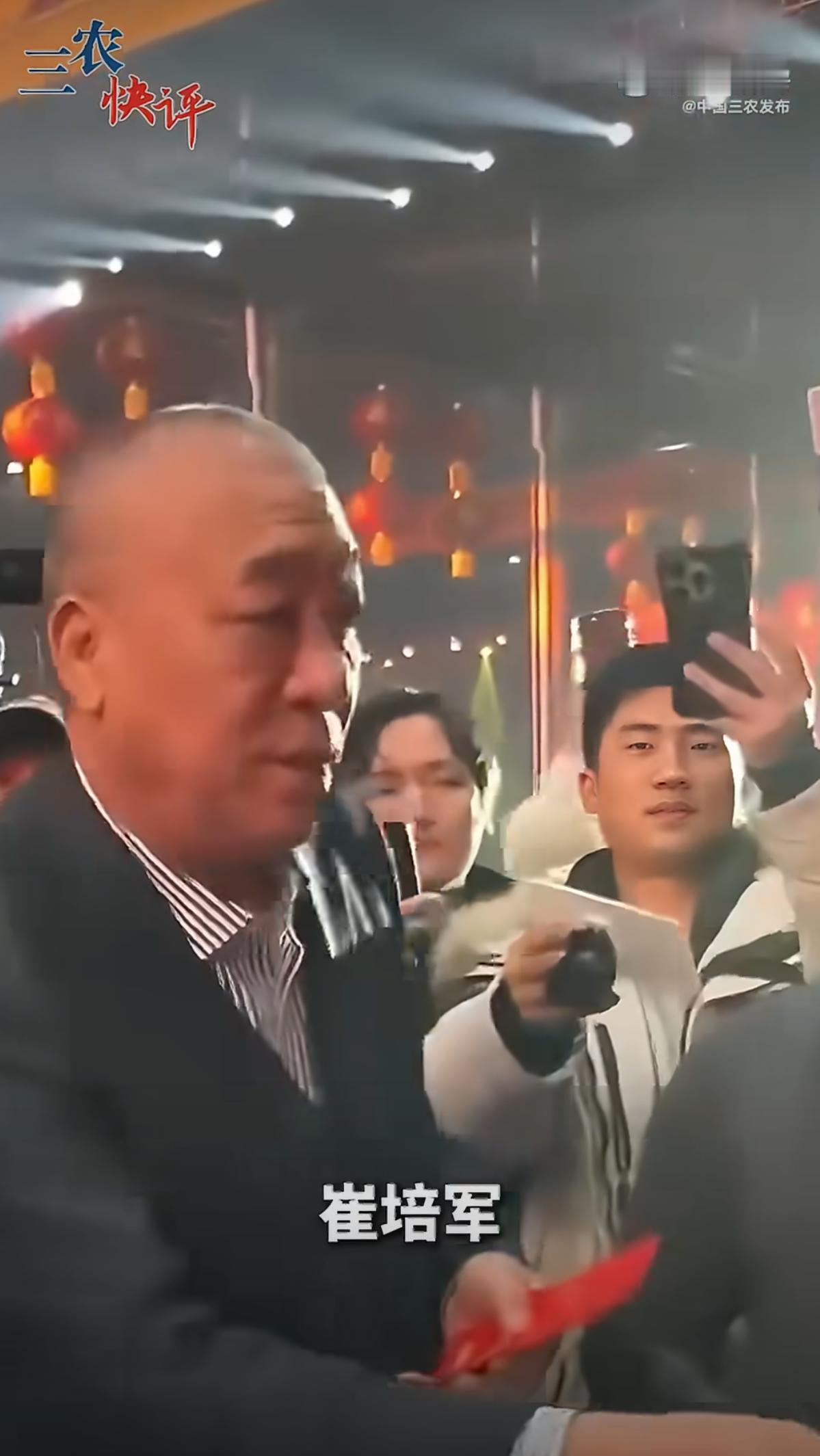 一枚鸡蛋卖一块钱，这价你买不买？河南长垣一对养鸡夫妻，最近接了个大单子：36